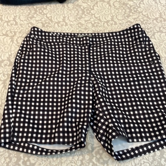 Size 10 golf/athletic shorts.  Dry super fast - Picture 1 of 3